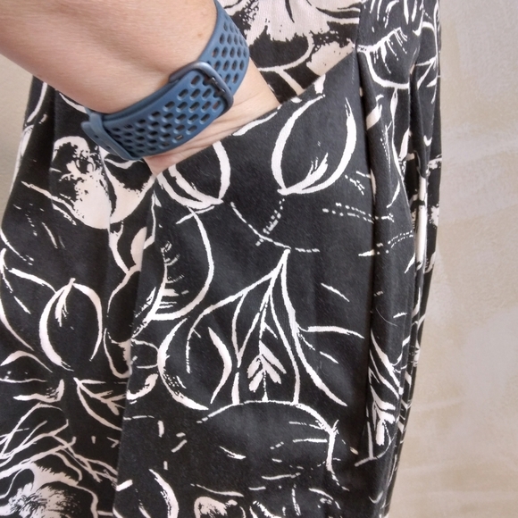 POCKETS Size 8 American Living Knee Length Cocktail Dress Black White Floral - Picture 3 of 8
